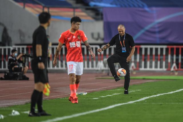 库克宣布苹果AI将于10月底在中国推出测试版